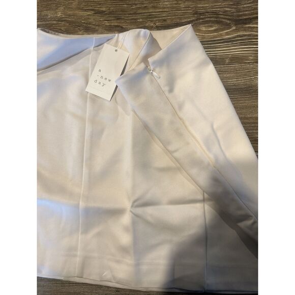 Women's Satin Mini A-Line Skirt - A New Day Cream Size 8. Zip. NWT. O - Picture 8 of 8